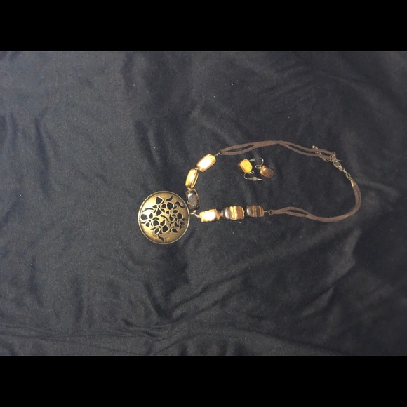Necklace and earring set - Picture 2 of 5